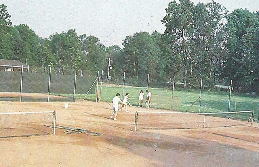 alter Tennisplatz